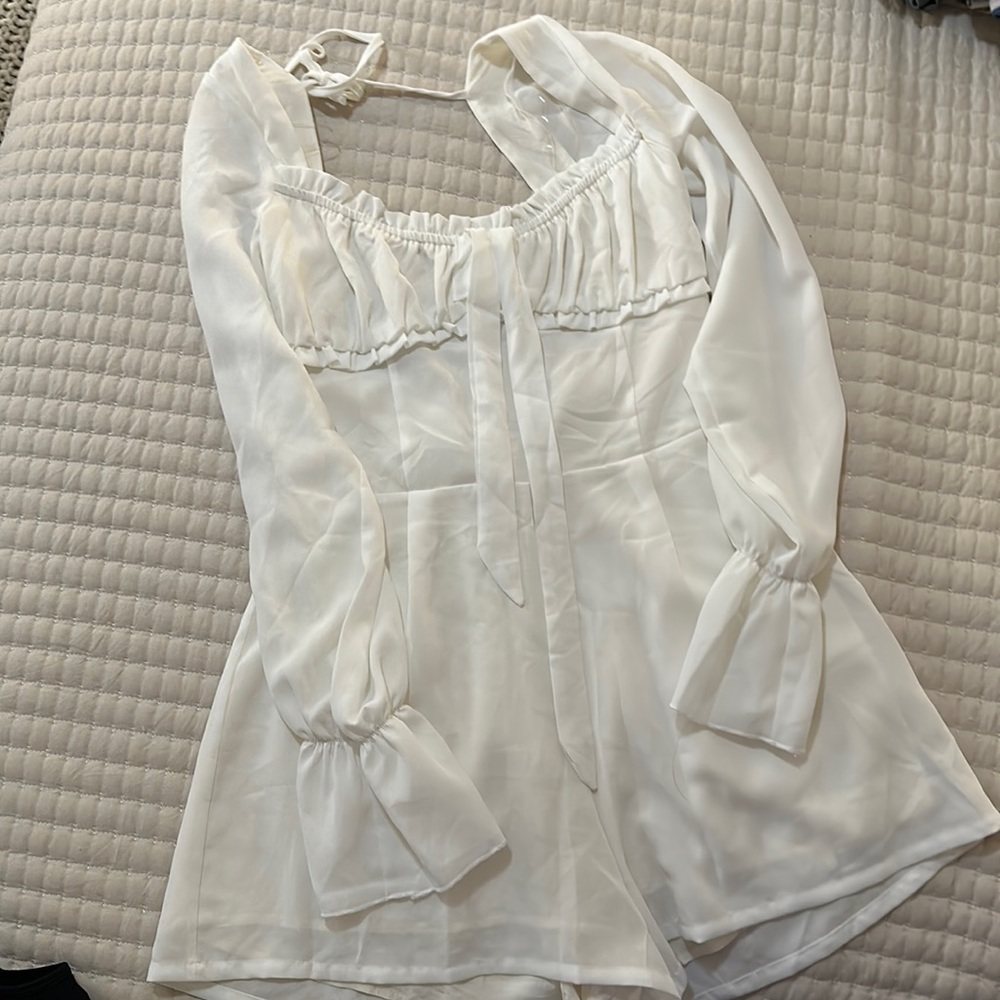 White cute FashionNova romper size Med
